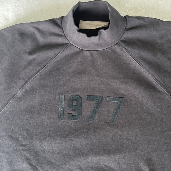 Essentials sweater - Picture 2 of 6